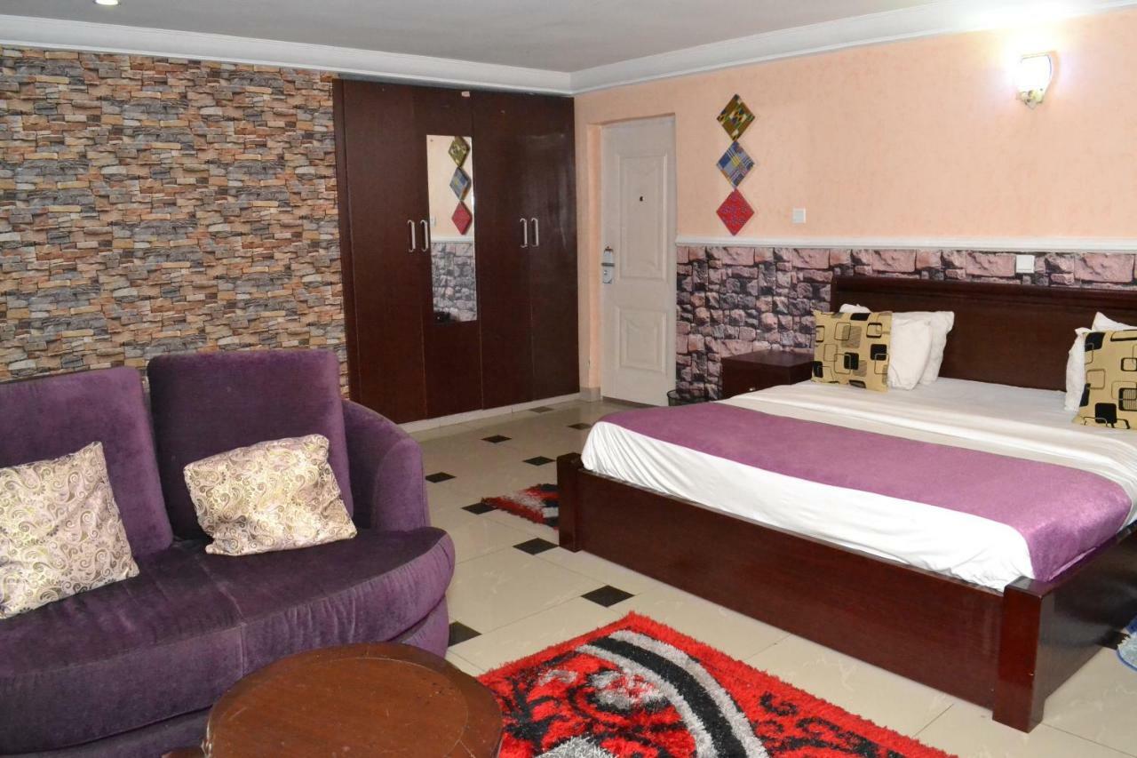 Limoh Suites Benin City Eksteriør bilde