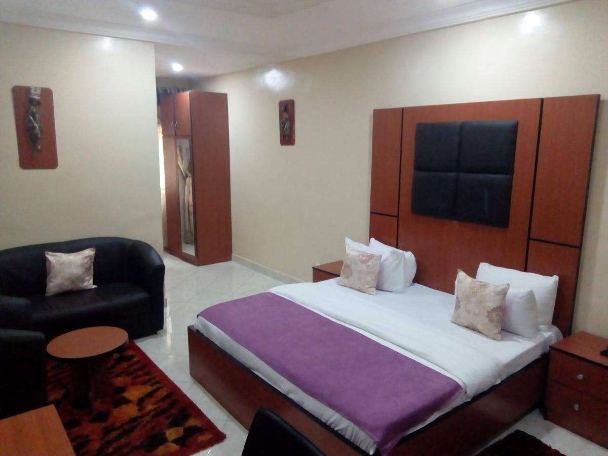 Limoh Suites Benin City Eksteriør bilde