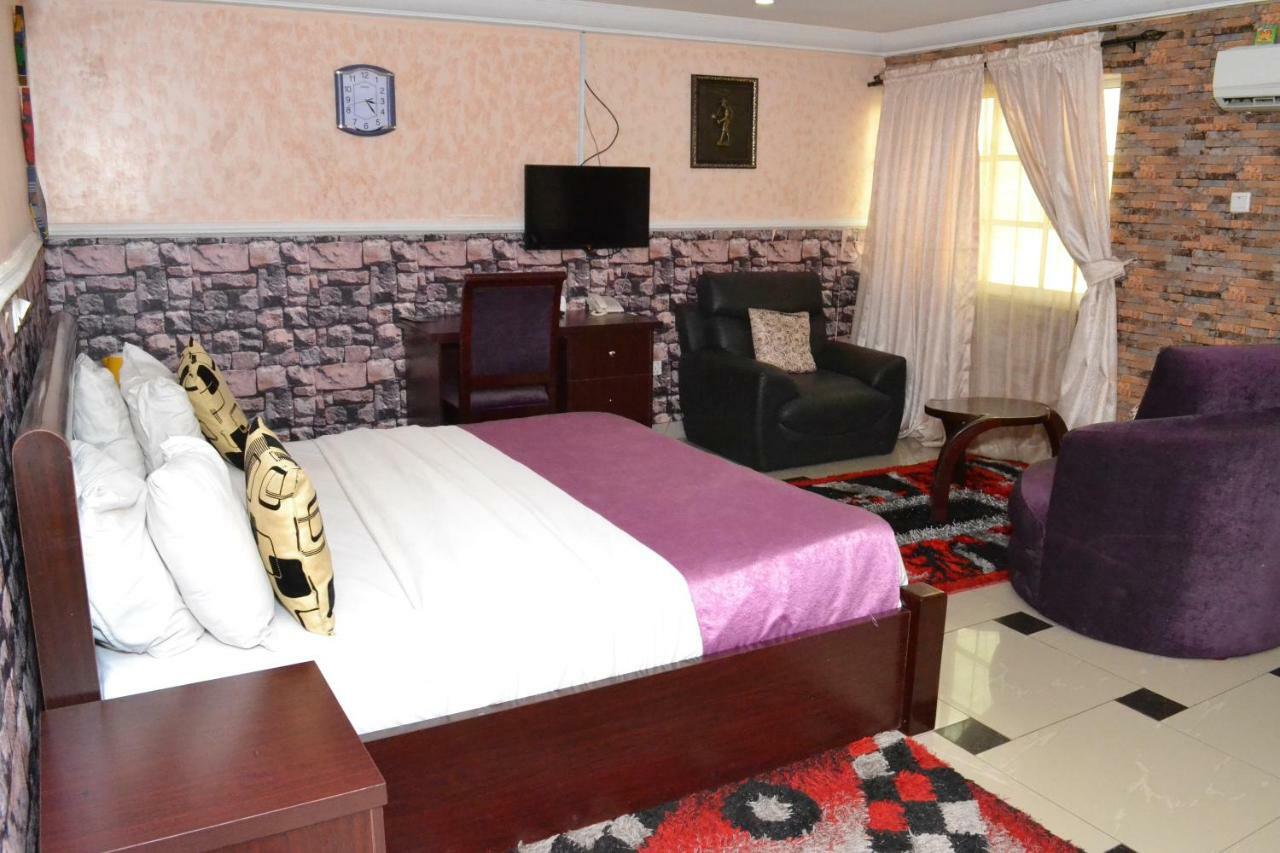 Limoh Suites Benin City Eksteriør bilde