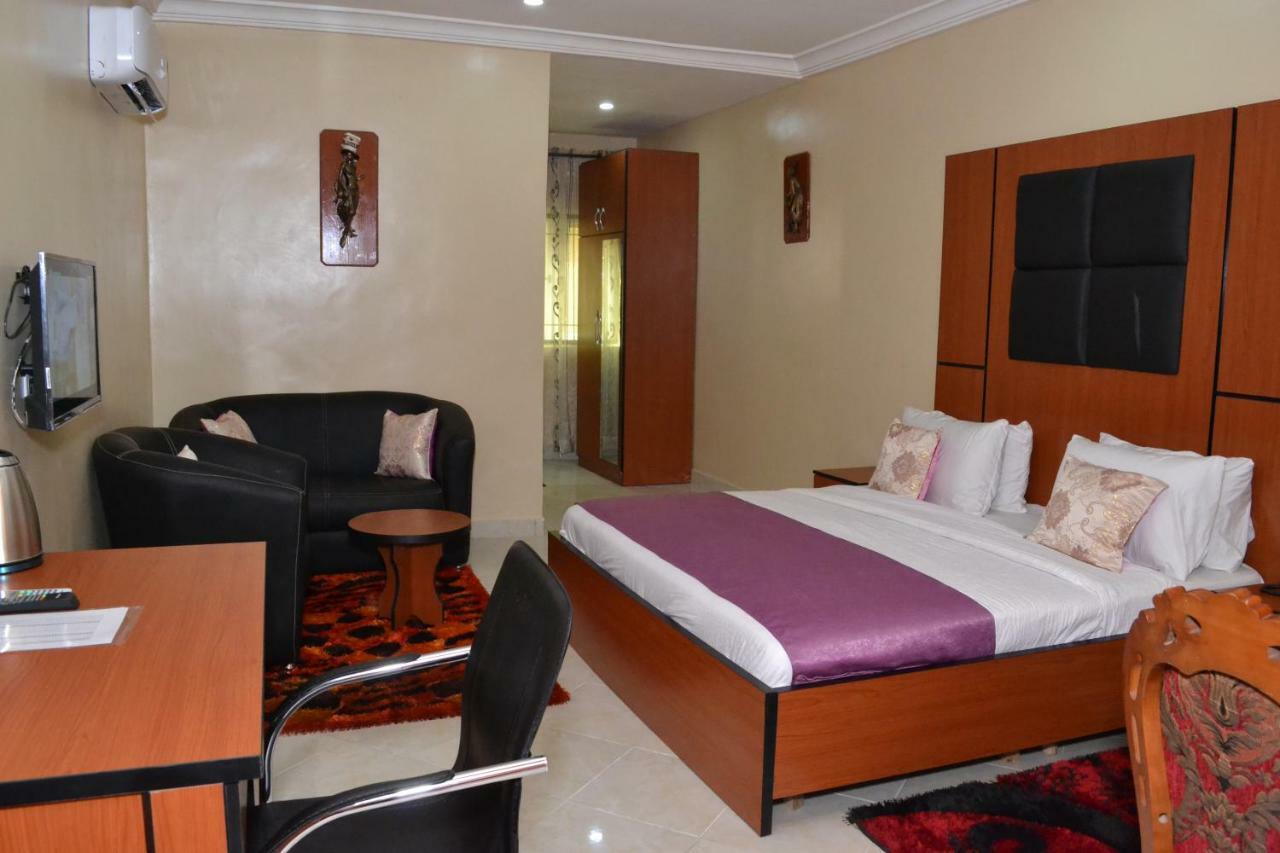 Limoh Suites Benin City Eksteriør bilde