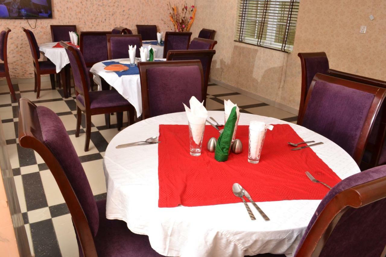 Limoh Suites Benin City Eksteriør bilde