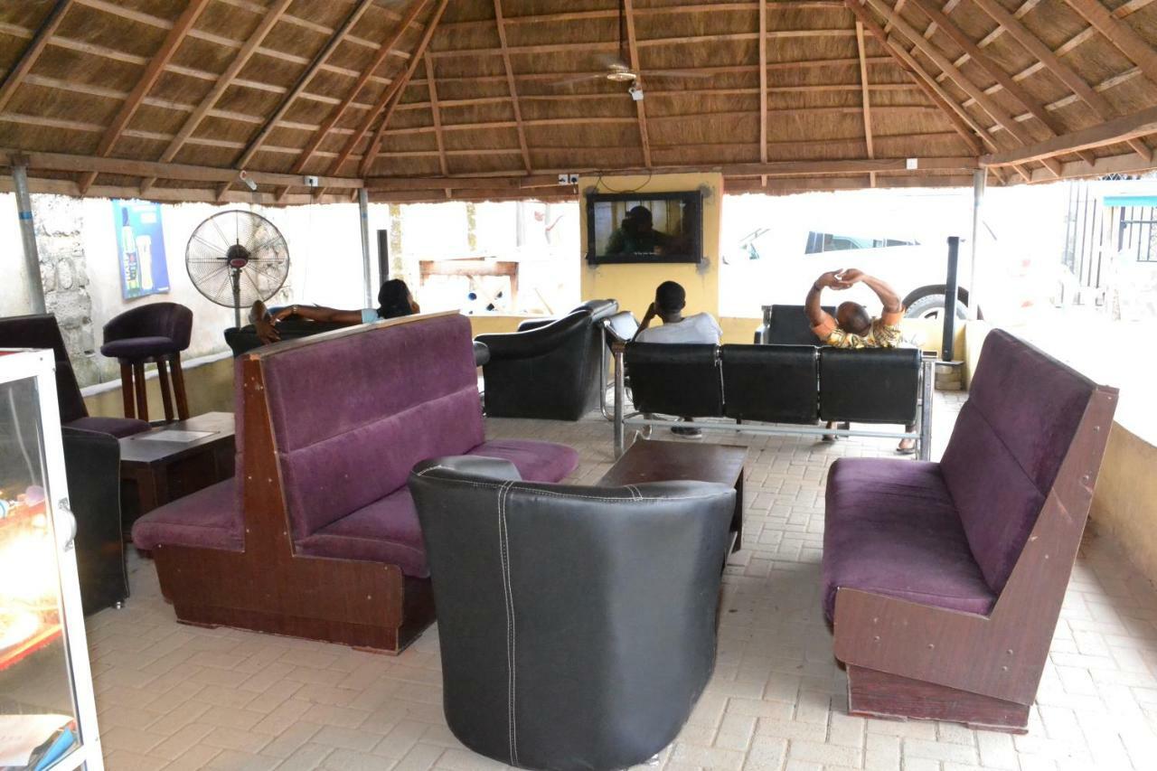 Limoh Suites Benin City Eksteriør bilde