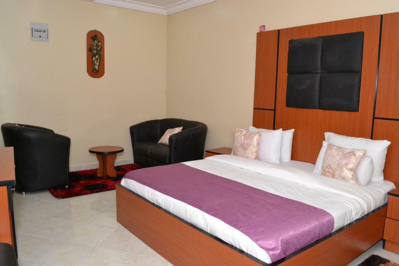 Limoh Suites Benin City Eksteriør bilde